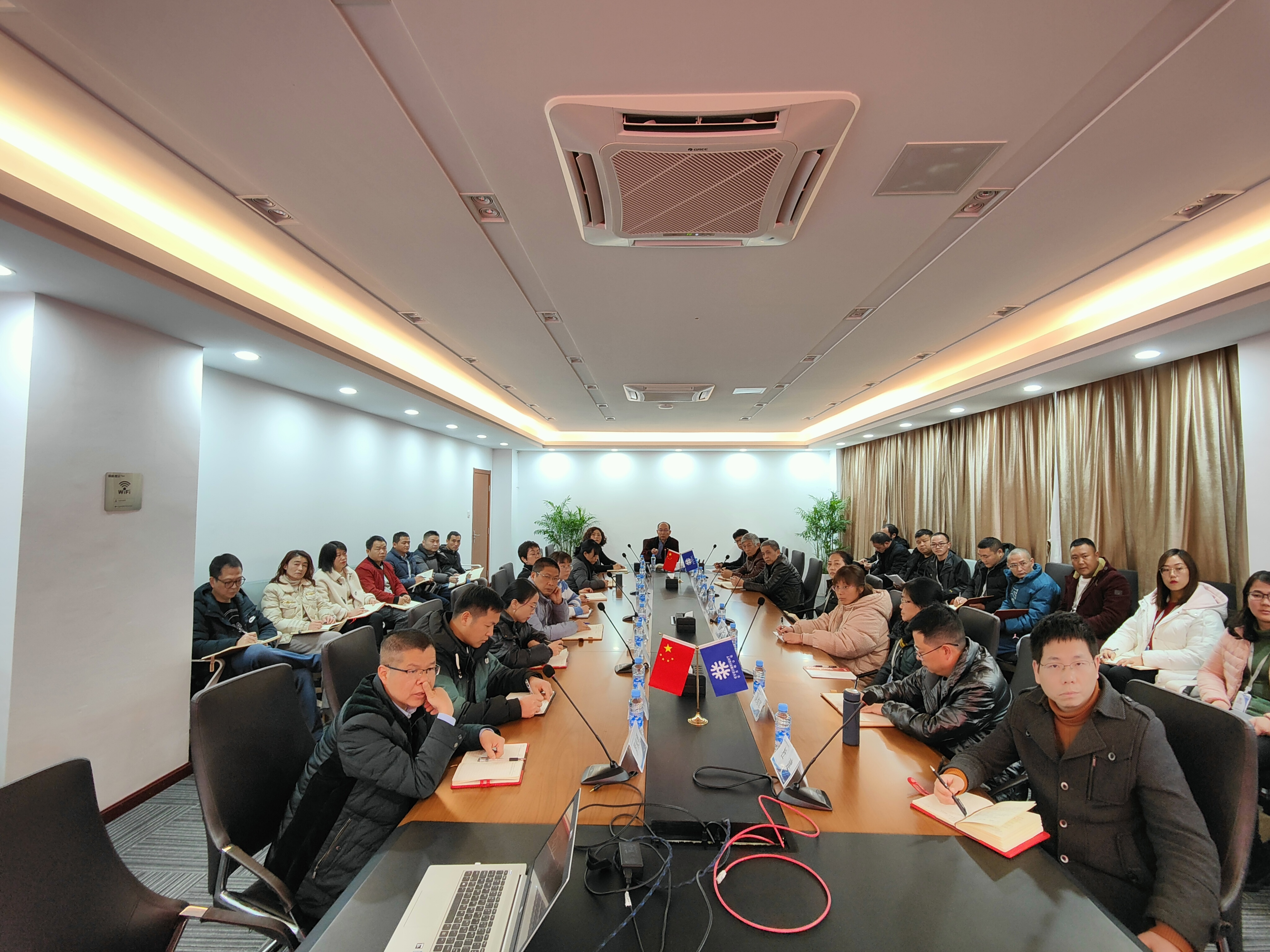一起向未來(lái) | 2022年首次總經(jīng)理辦公會(huì )順利召開(kāi)